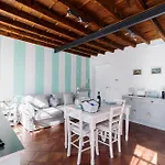 Apartment Comokiss Como